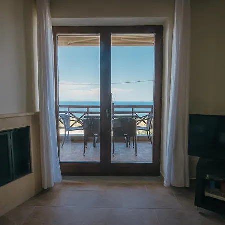 Sara Amazing Sea View Maisonette *